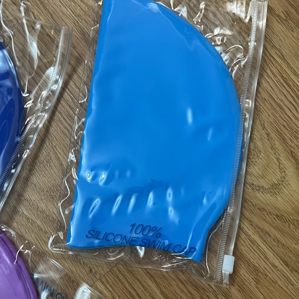 swim cap - Picture 3 of 4